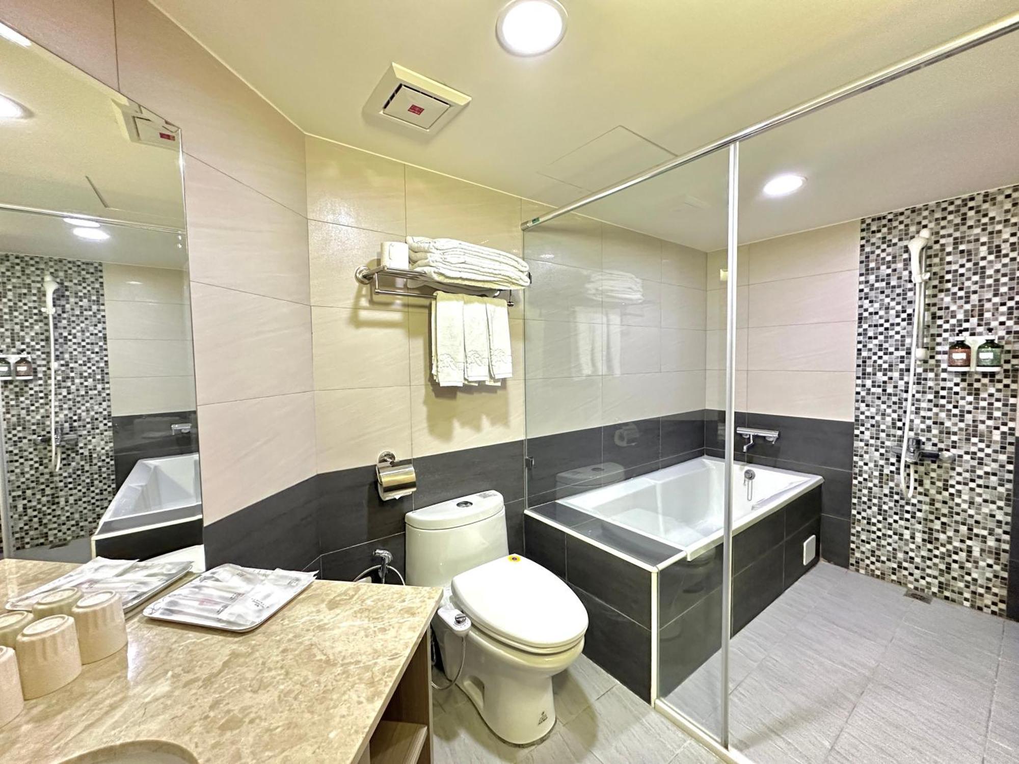 Mei Hotel Taichung Eksteriør billede