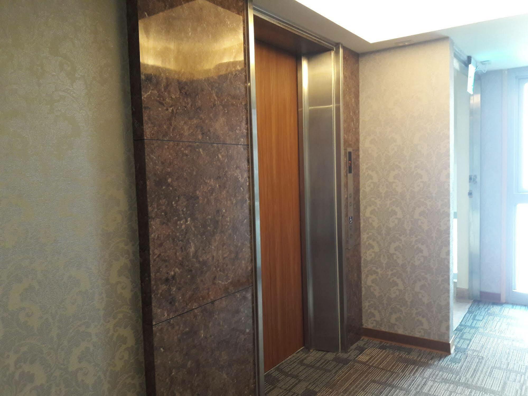 Mei Hotel Taichung Eksteriør billede